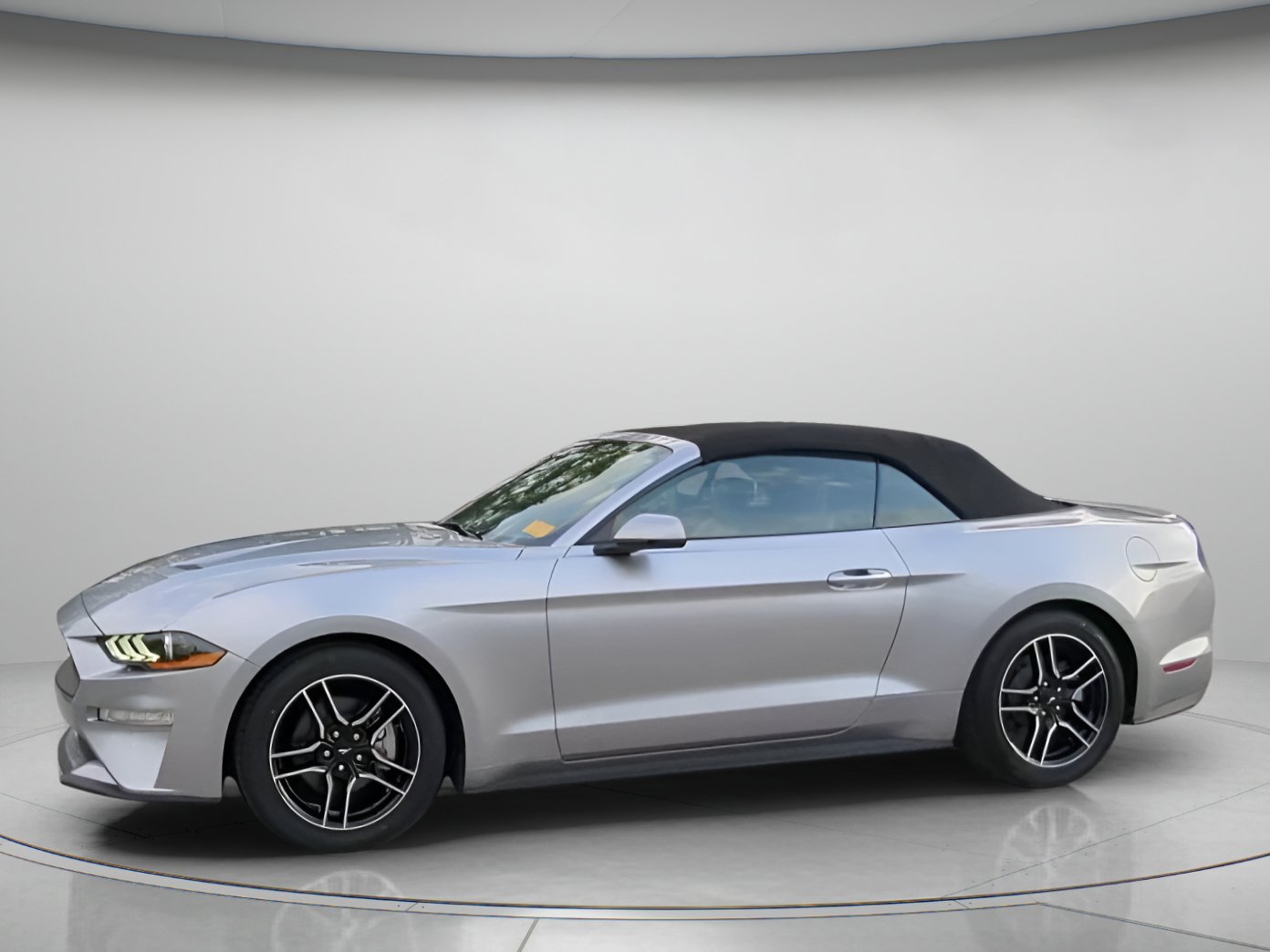 Certified 2020 Ford Mustang Premium RWD image 15