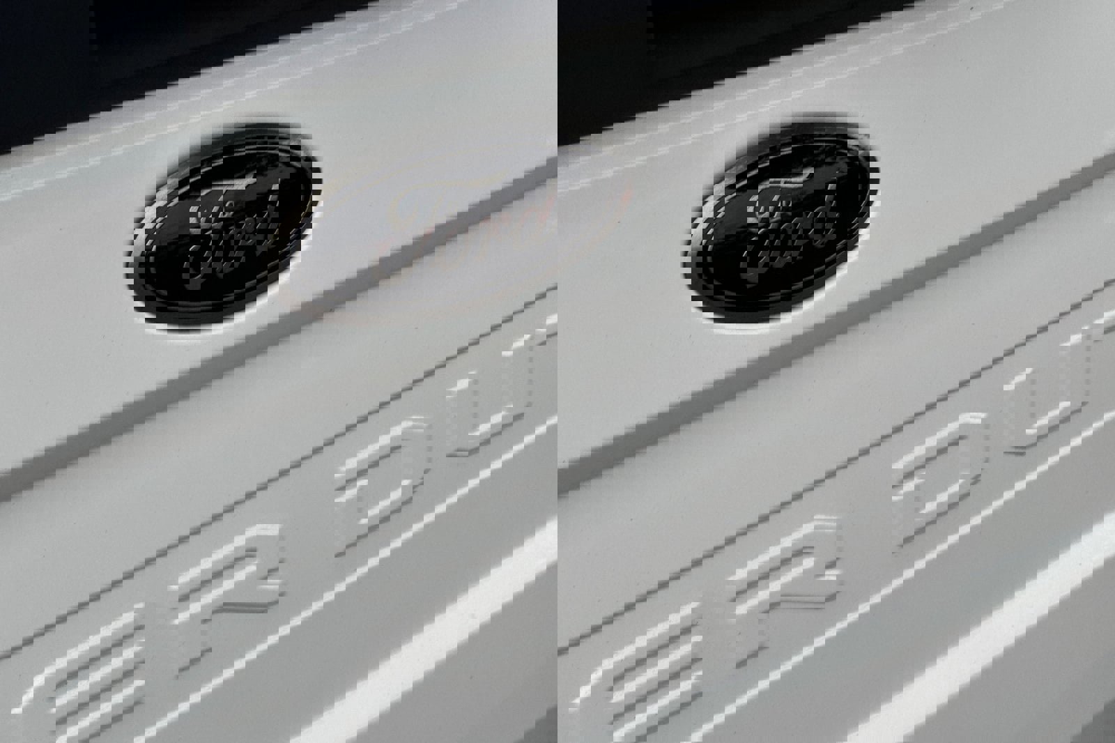 Certified 2022 Ford F350 Lariat w/ Black Appearance Package image 28