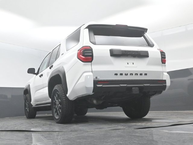 Used 2025 Toyota 4Runner SR5 AWD/4WD image 22