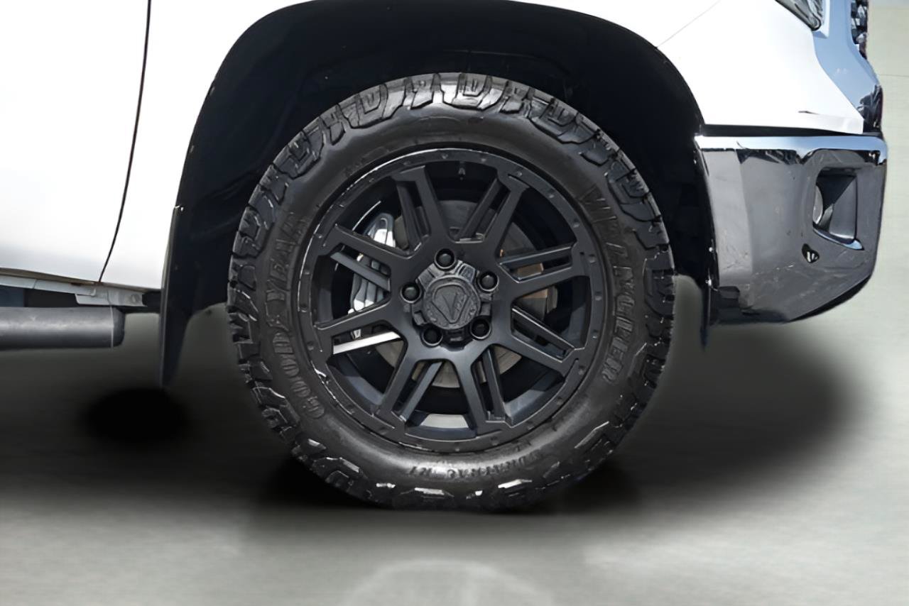 Used 2020 Toyota Tundra SR5 RWD image 4