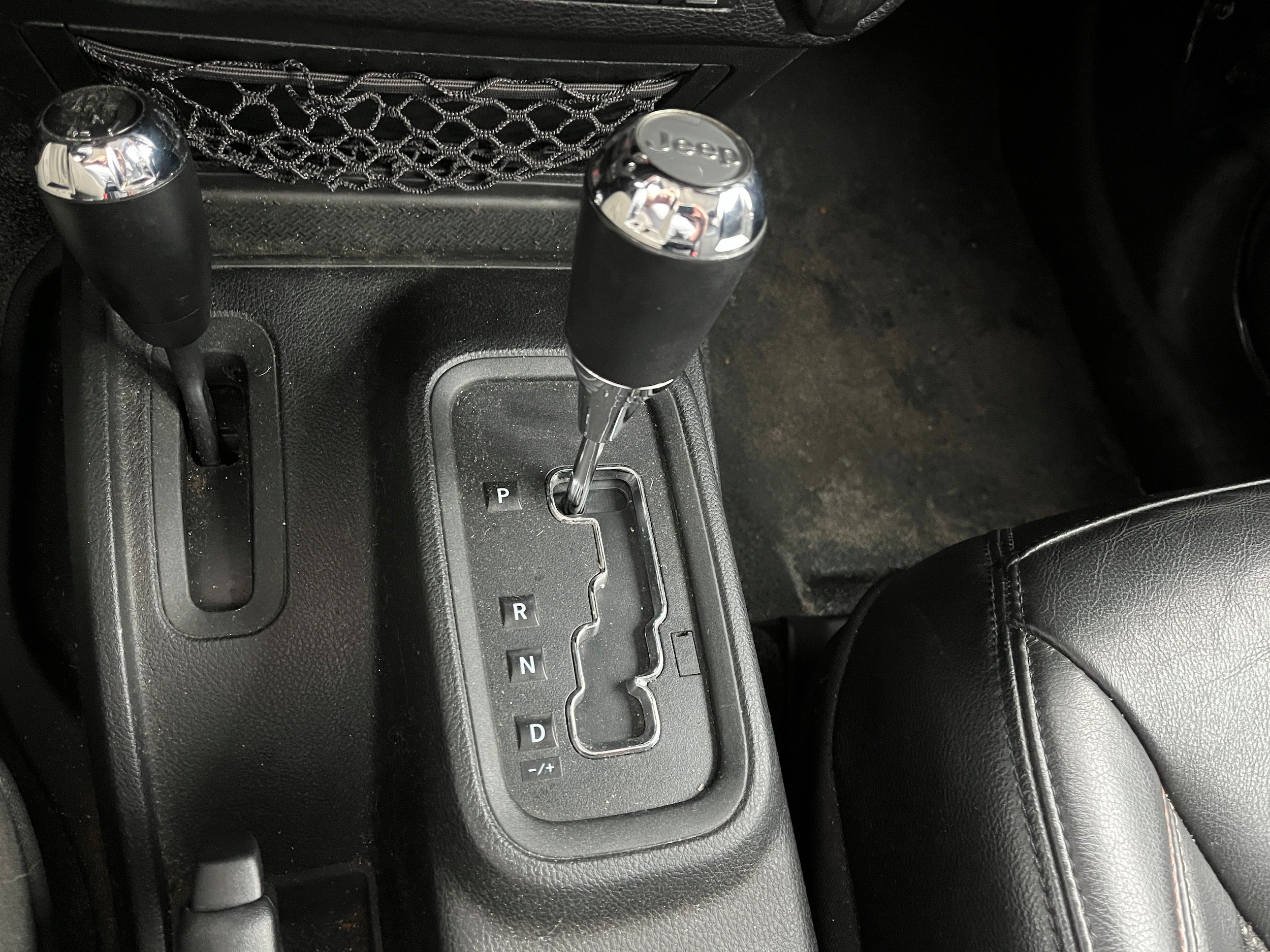 Used 2017 Jeep Wrangler Unlimited Sahara AWD/4WD image 14