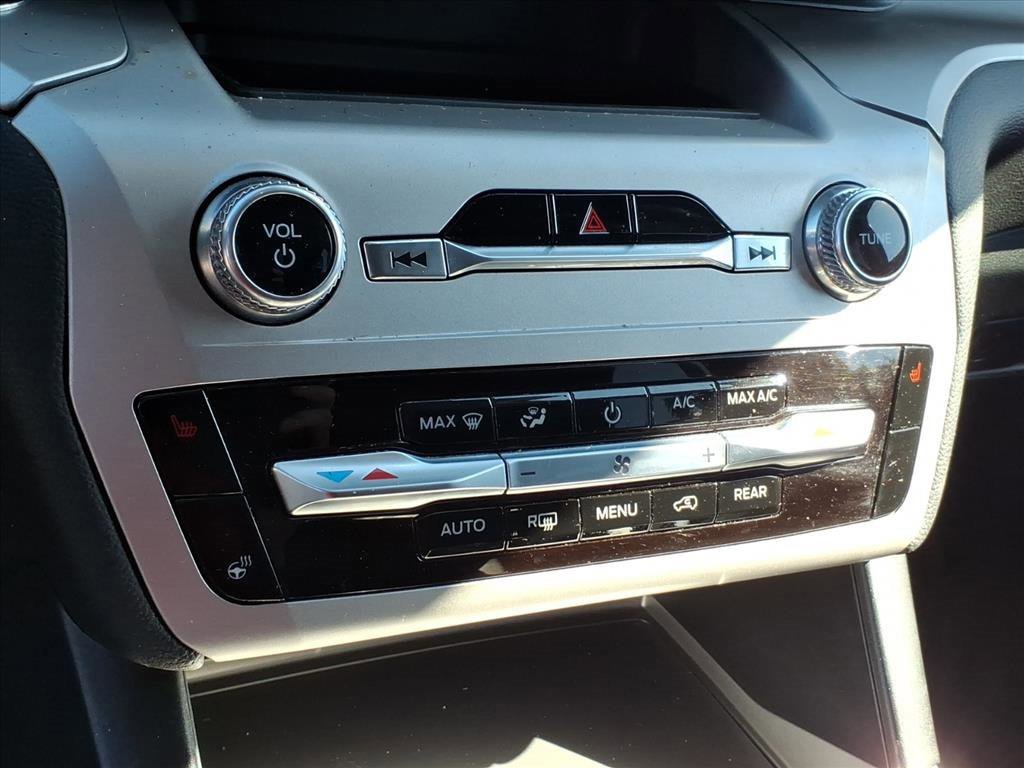 Certified 2020 Ford Explorer XLT w/ Equipment Group 202A image 18