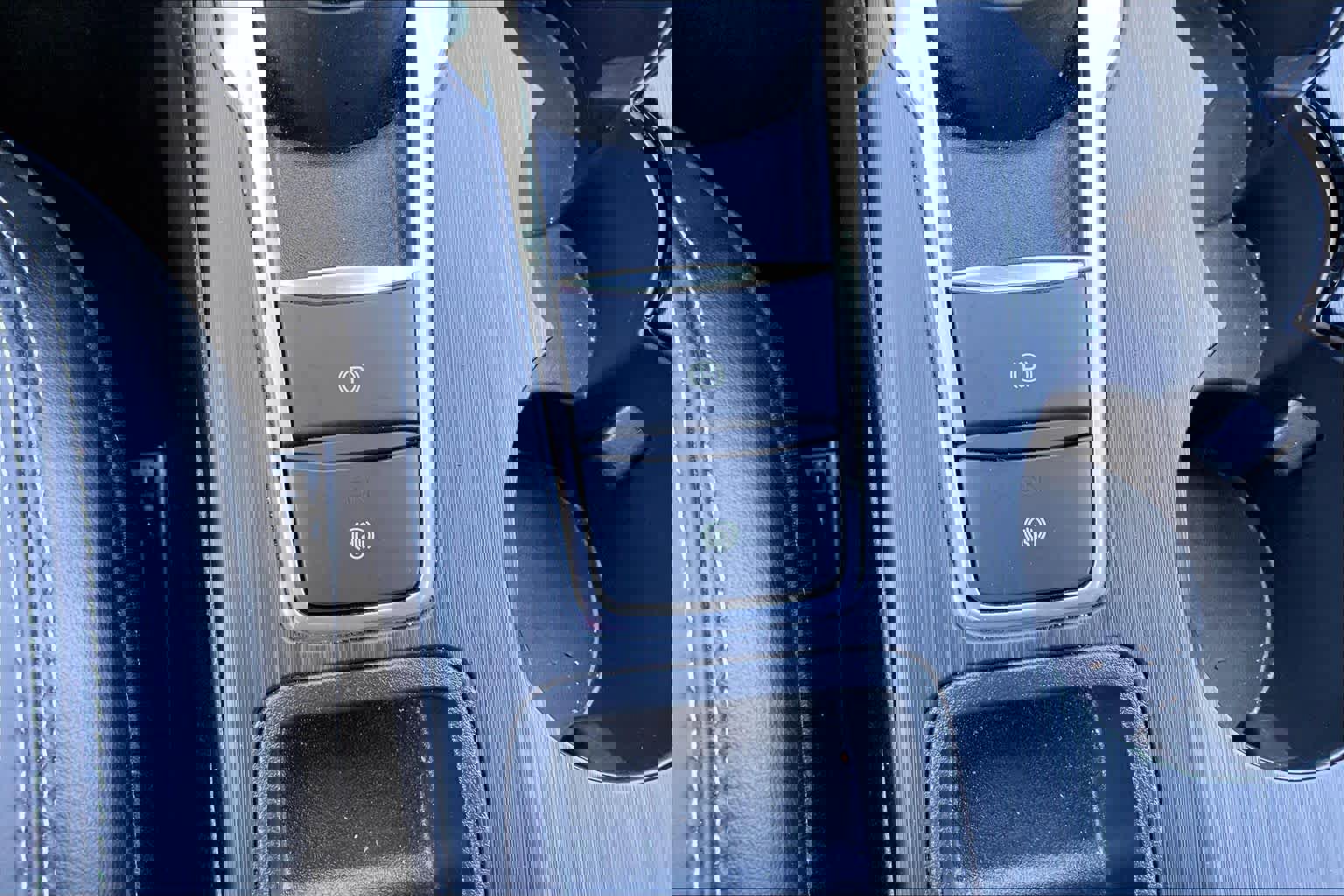 Certified 2025 Ford Escape Platinum image 35