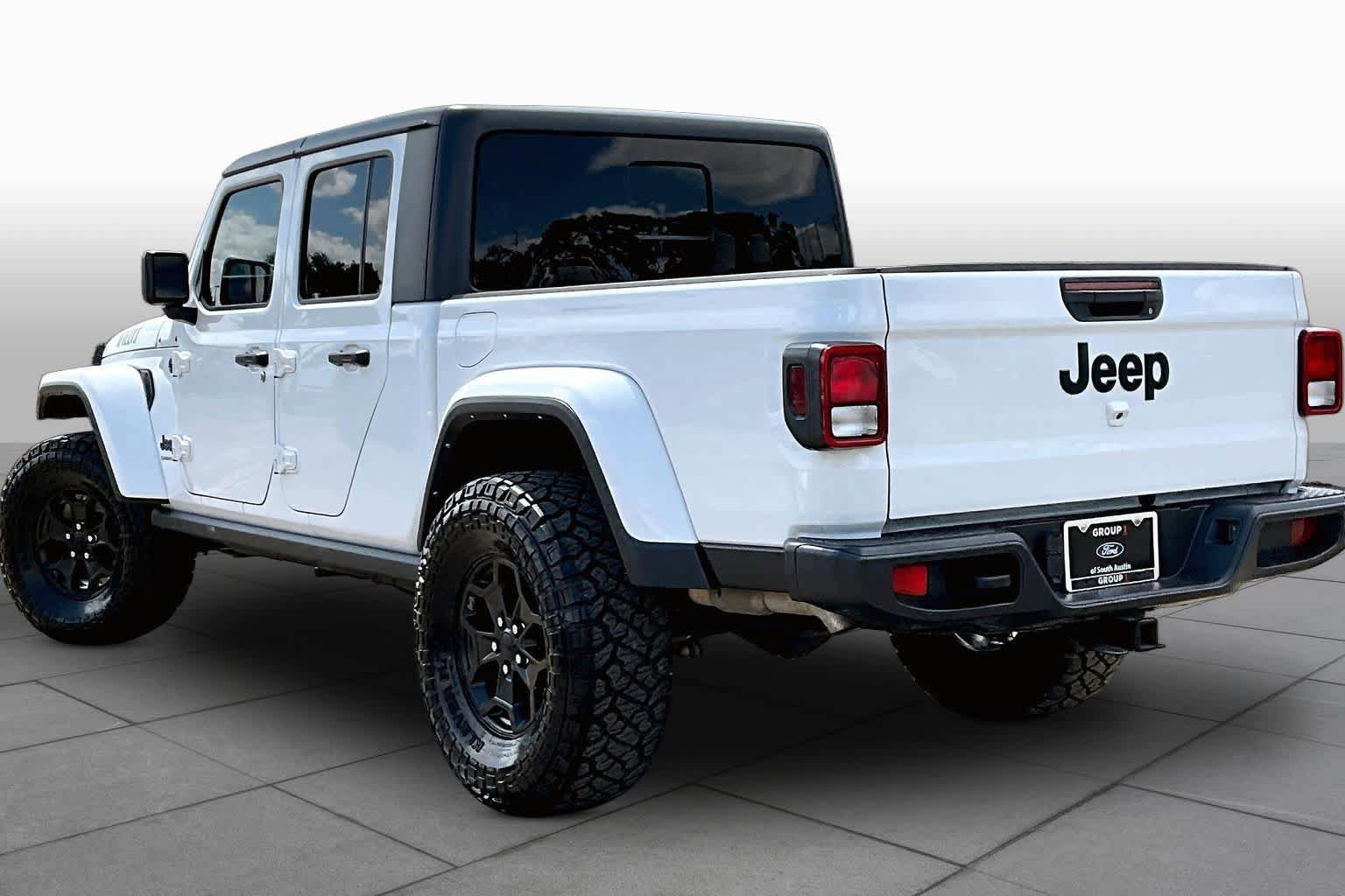 Used 2023 Jeep Gladiator Sport AWD/4WD image 12