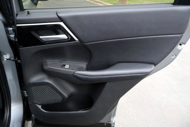 Used 2024 Mitsubishi Outlander SE image 22