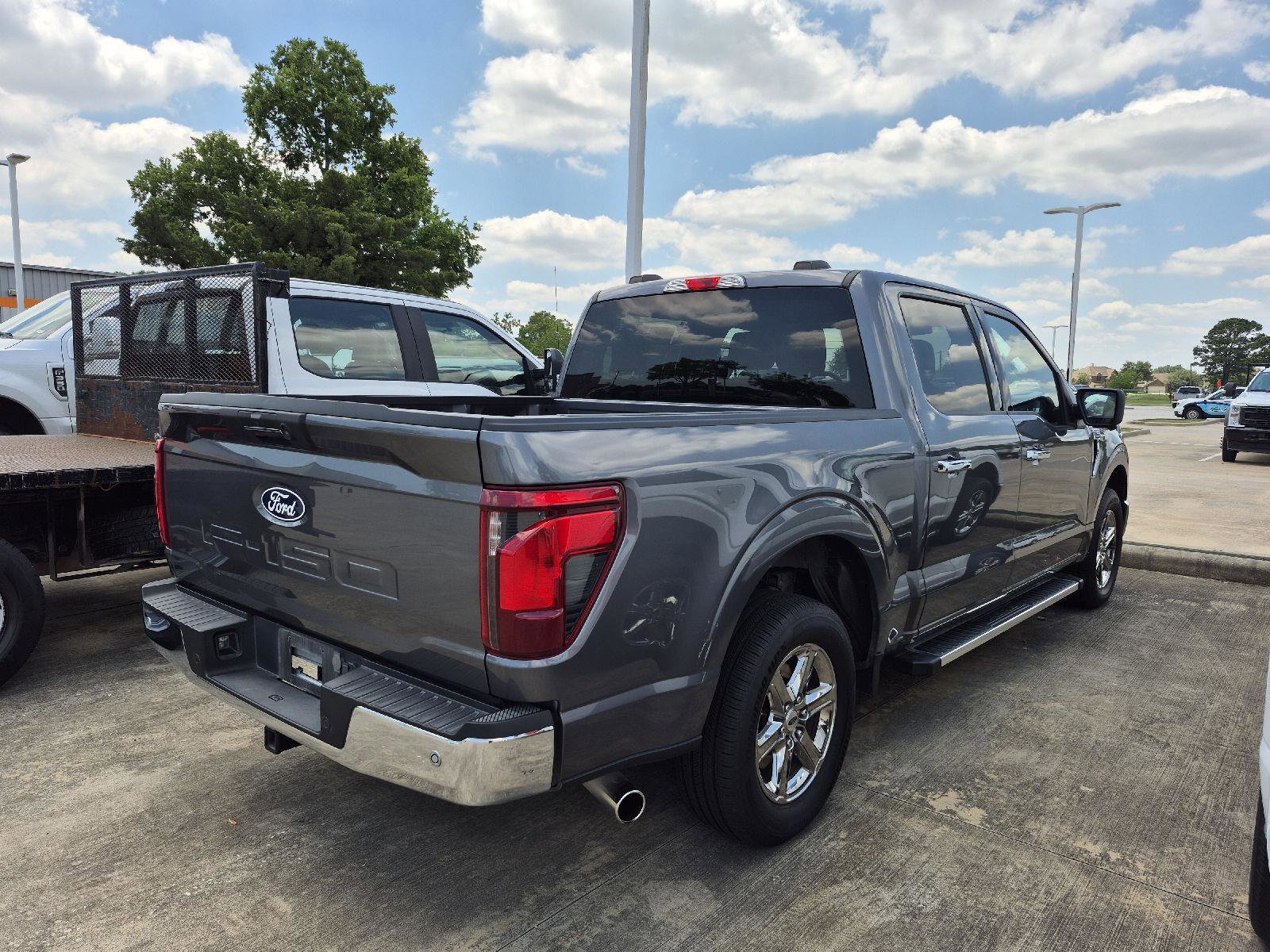 Certified 2024 Ford F150 XLT w/ Mobile Office Package RWD image 3