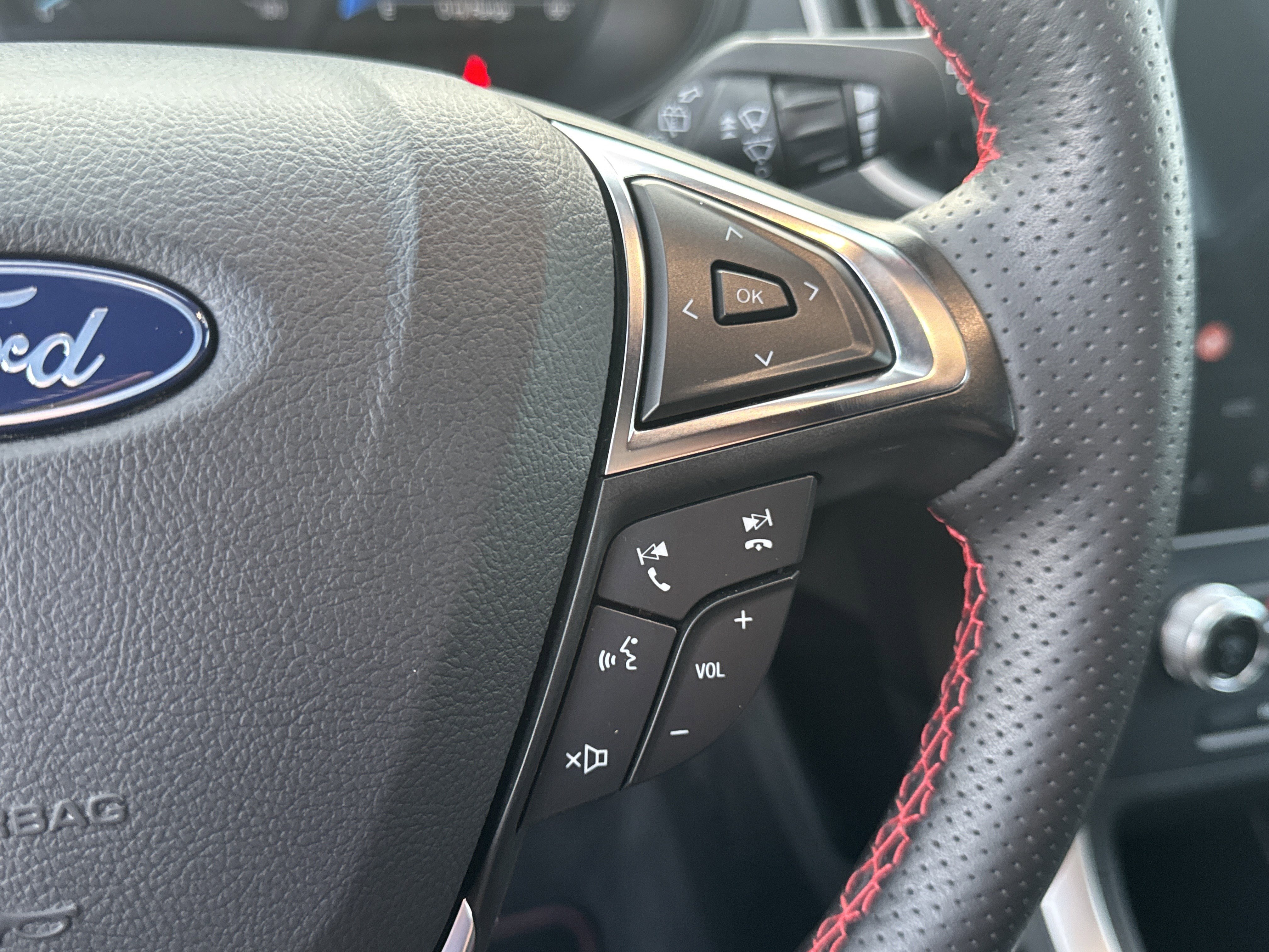 Certified 2024 Ford Edge ST-Line image 34