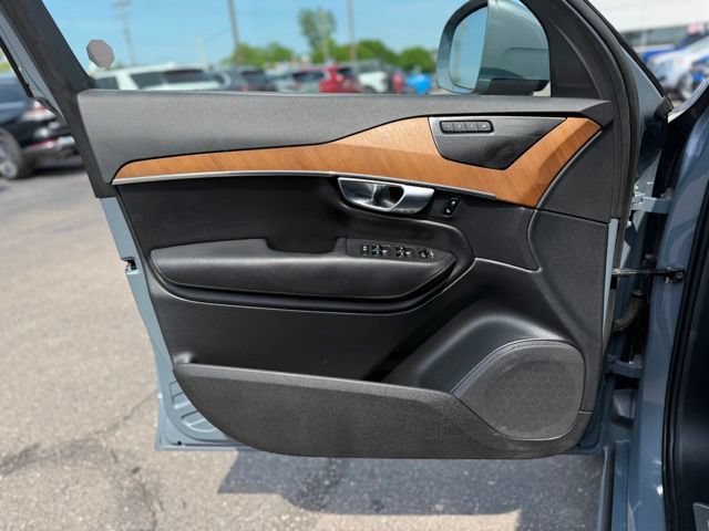 Used 2023 Volvo XC90 T8 Plus AWD/4WD image 12