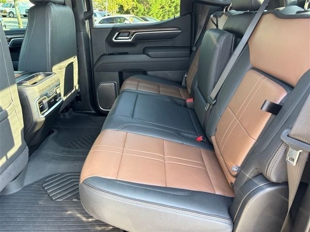 Used 2025 Chevrolet Silverado 1500 High Country w/ Z71 Off-Road Package AWD/4WD image 19