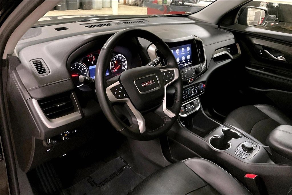 Used 2024 GMC Terrain SLT image 13