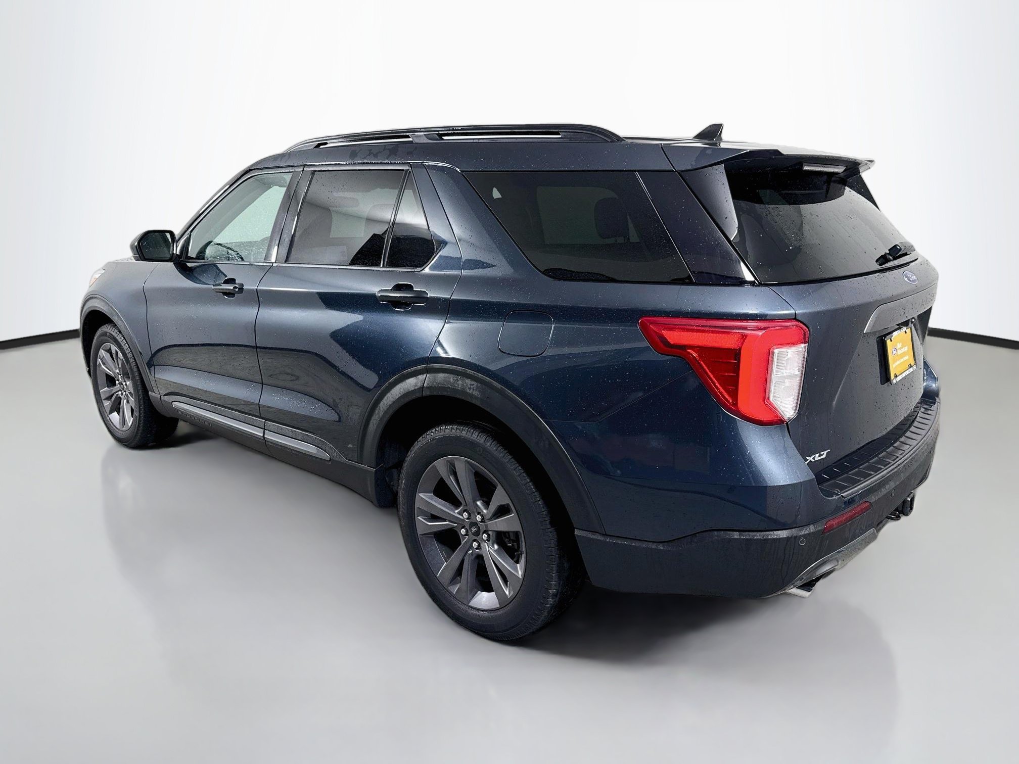 Certified 2023 Ford Explorer XLT w/ Equipment Group 202A AWD/4WD image 9