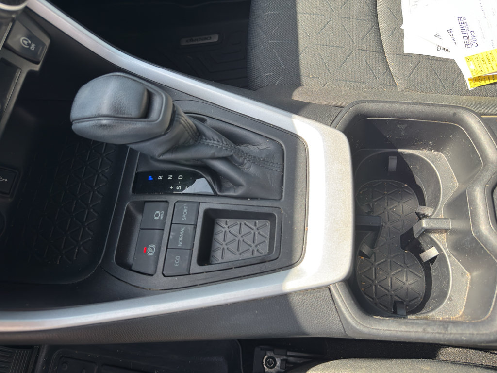 Used 2022 Toyota RAV4 XLE w/ Convenience Package FWD image 14