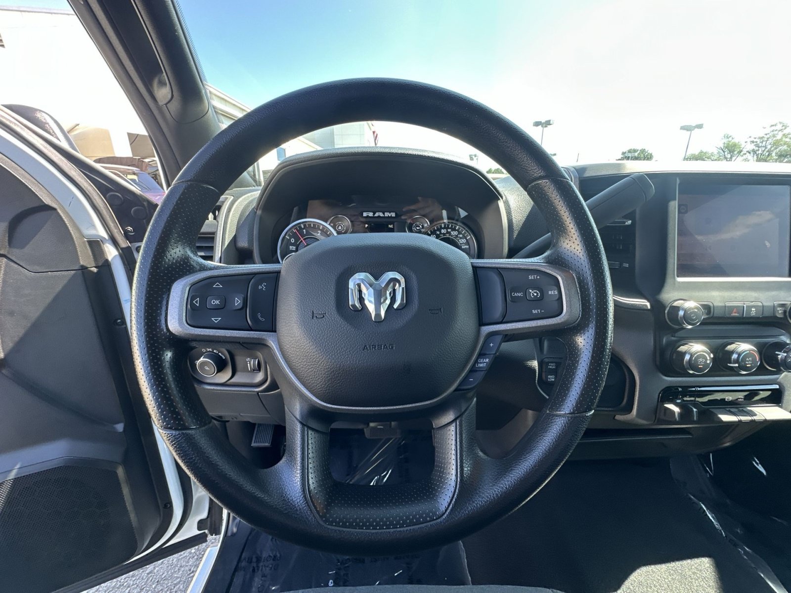 Used 2024 RAM 2500 Tradesman w/ Chrome Appearance Group AWD/4WD image 24
