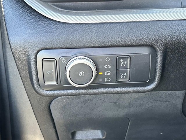 Certified 2022 Ford Explorer XLT w/ Equipment Group 202A image 35