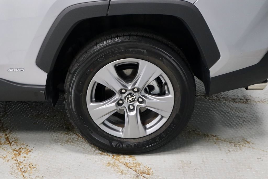 Used 2025 Toyota RAV4 XLE AWD/4WD image 18