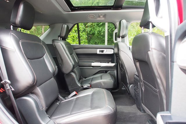 Certified 2024 Ford Explorer XLT w/ Equipment Group 202A AWD/4WD image 14