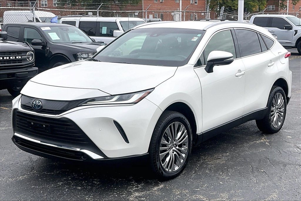 Used 2022 Toyota Venza XLE AWD/4WD image 11