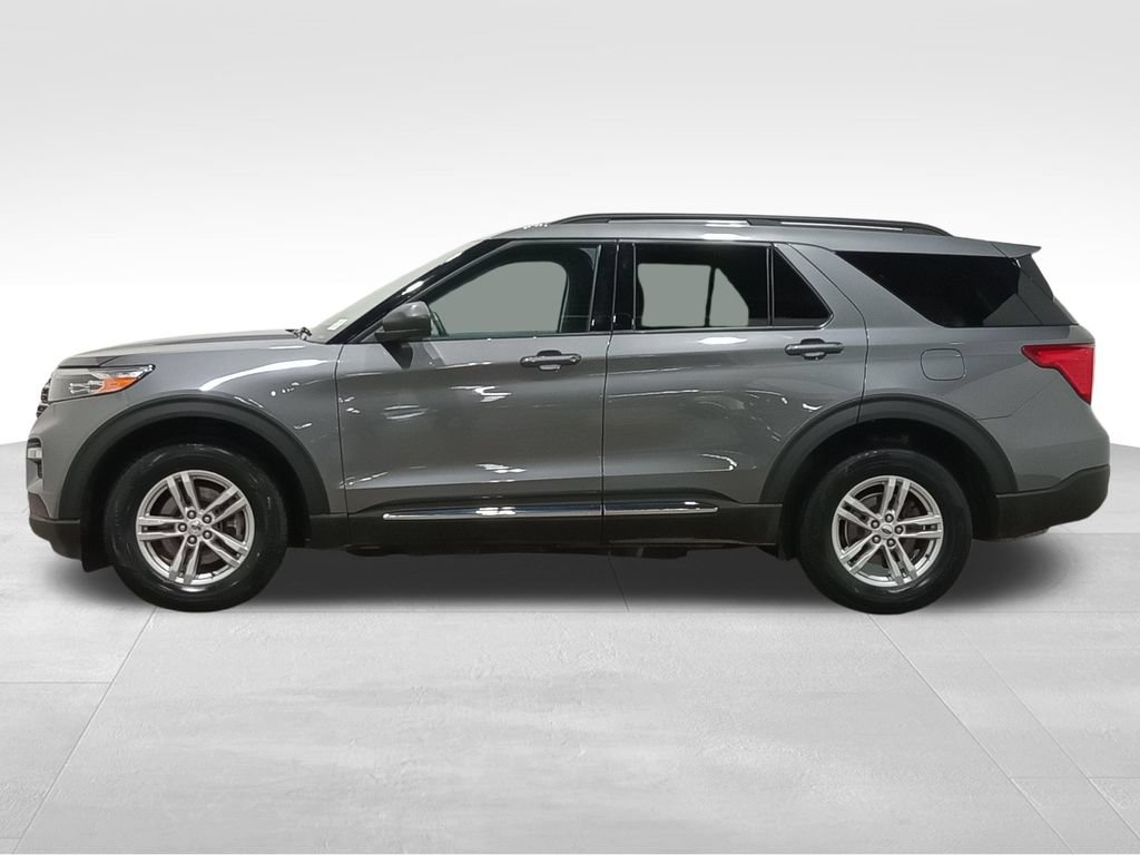 Certified 2023 Ford Explorer XLT w/ Equipment Group 202A AWD/4WD image 8