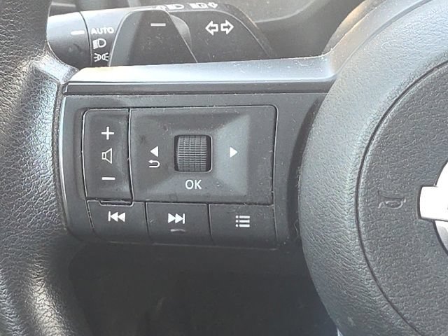 Used 2023 Nissan Rogue S AWD/4WD image 35