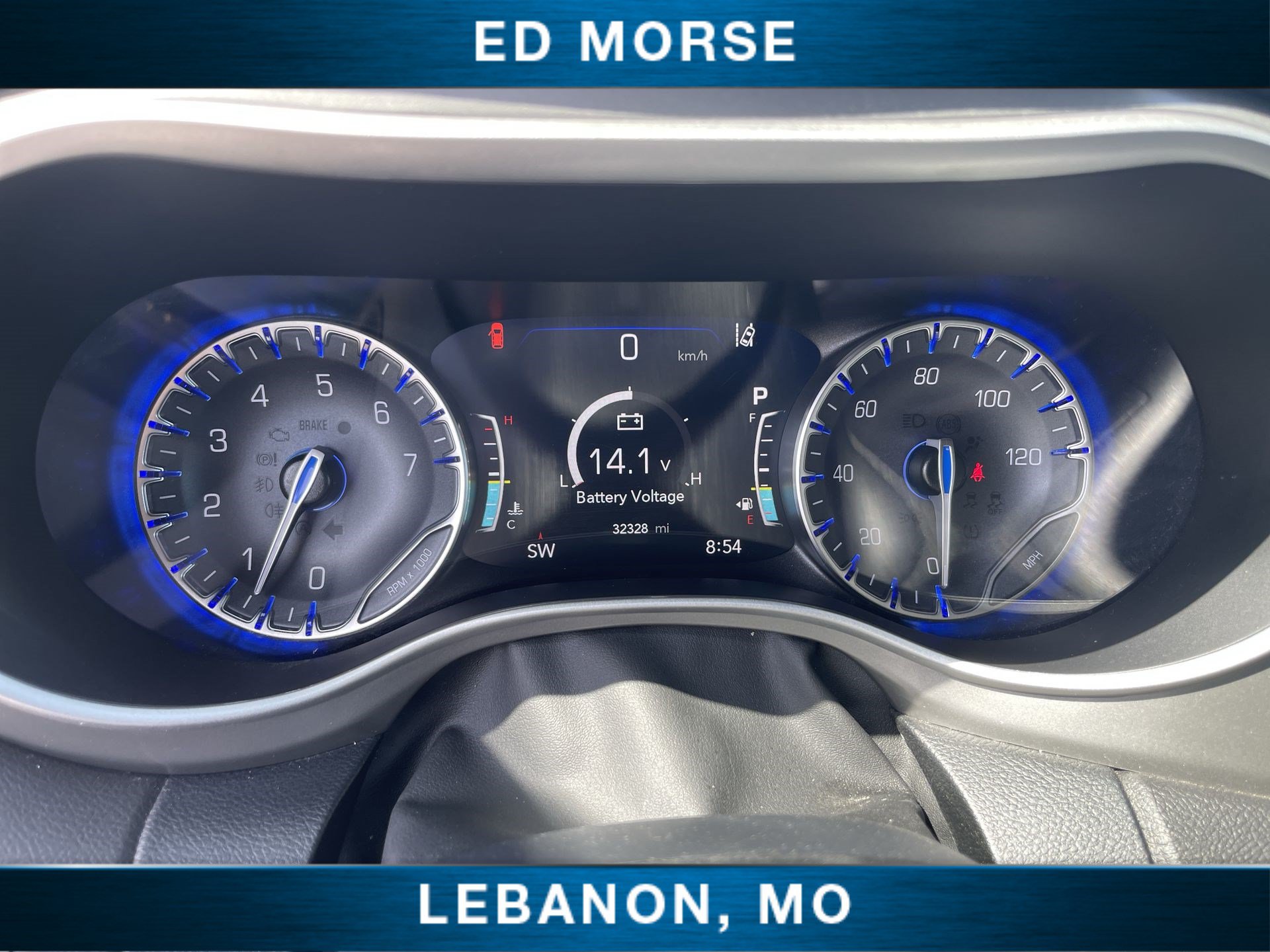 Used 2025 Chrysler Pacifica Select FWD image 12