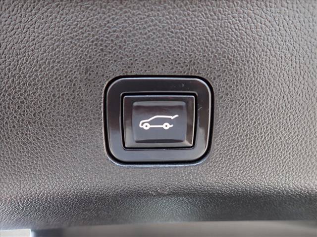Used 2021 GMC Yukon Denali w/ Denali Premium Package AWD/4WD image 9