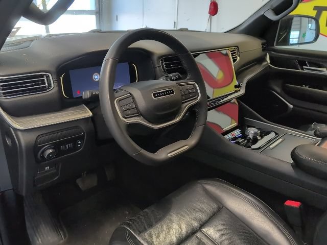 Used 2023 Jeep Wagoneer Series II AWD/4WD image 9
