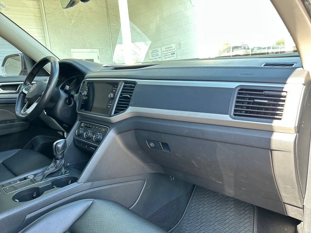 Used 2021 Volkswagen Atlas SE w/ Towing Package FWD image 16