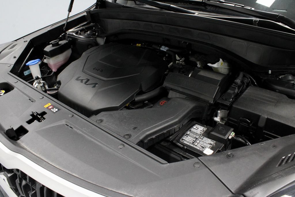 Used 2025 Kia Telluride LX FWD image 18