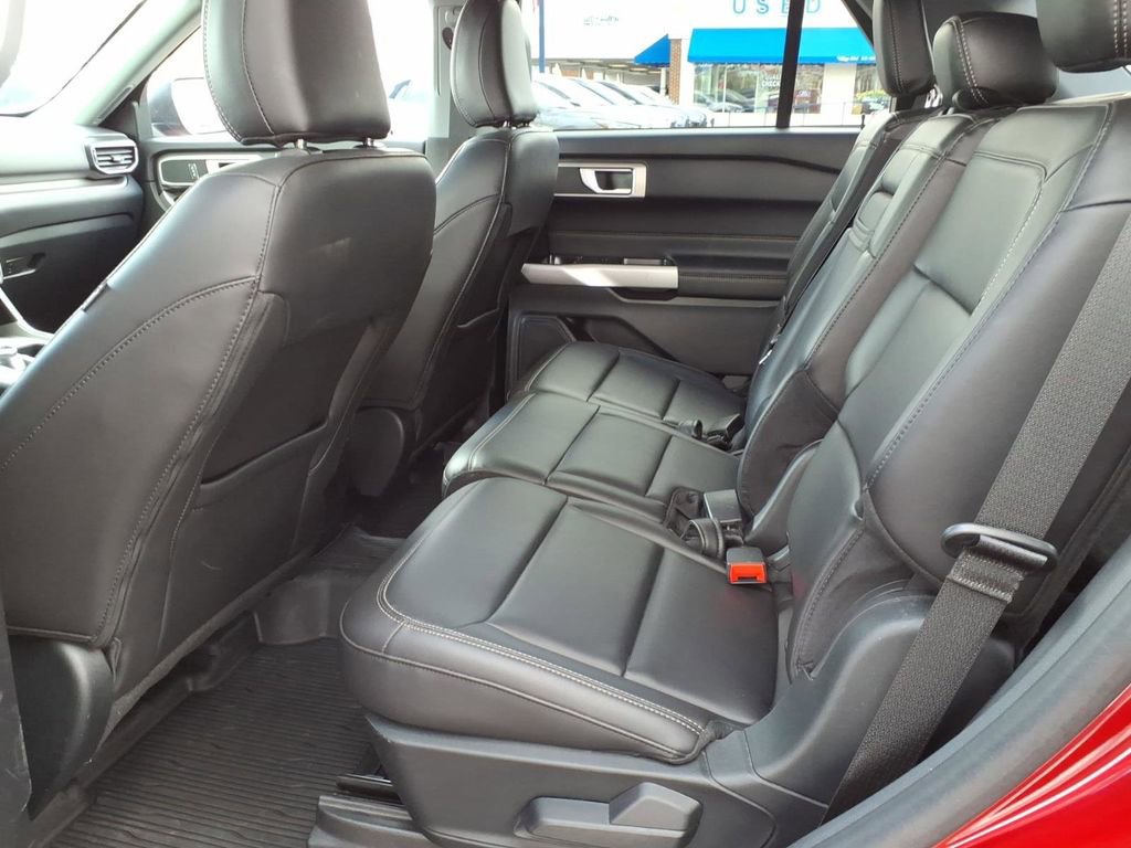 Certified 2023 Ford Explorer XLT w/ Equipment Group 202A AWD/4WD image 11
