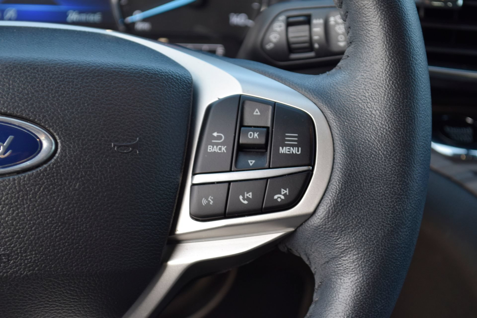 Certified 2023 Ford Explorer Limited w/ Limited Technology Package RWD image 7