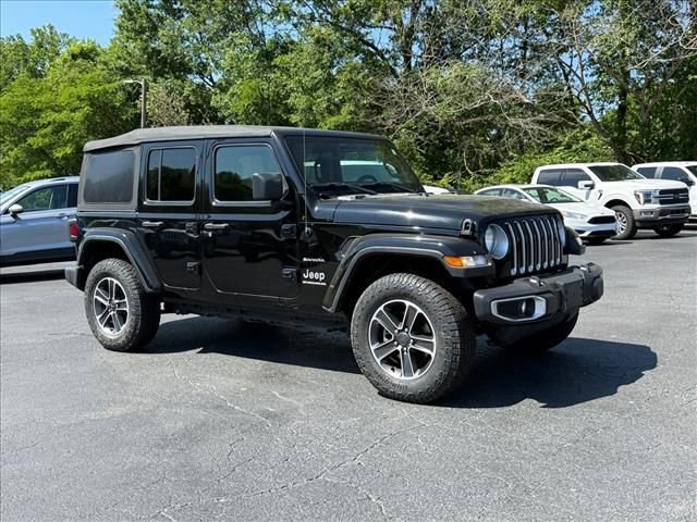 Used 2023 Jeep Wrangler Unlimited Sahara w/ Cold Weather Group AWD/4WD image 2