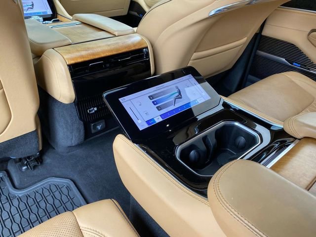 Used 2022 Jeep Grand Wagoneer Series III image 17