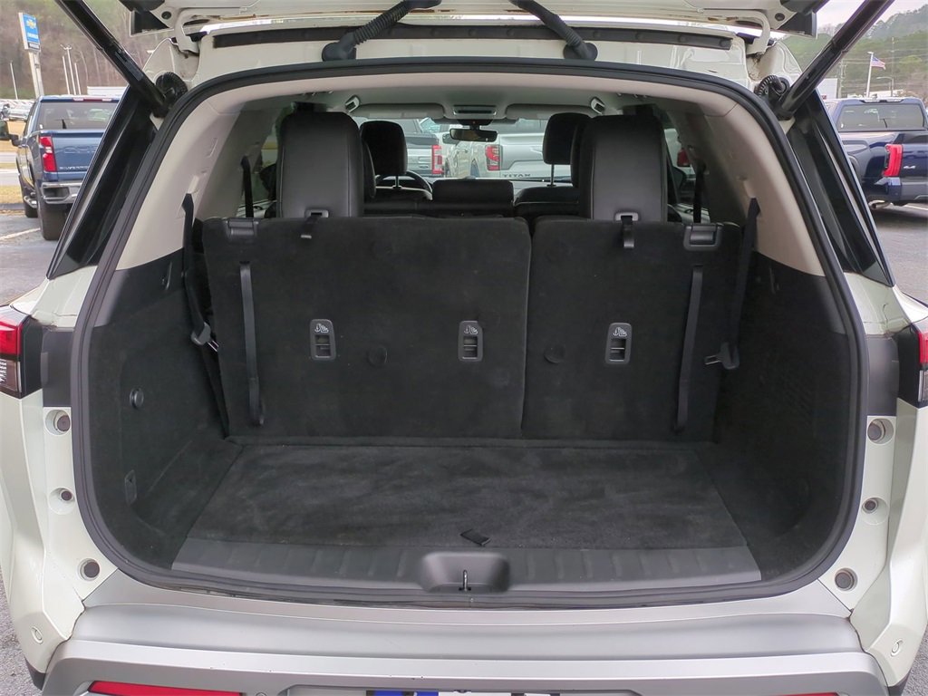 Used 2023 Nissan Pathfinder SL w/ Lighting Package (N92) image 13