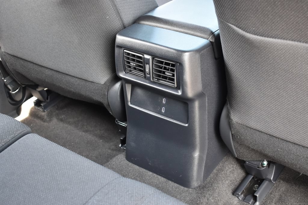 Used 2025 Toyota 4Runner SR5 AWD/4WD image 28