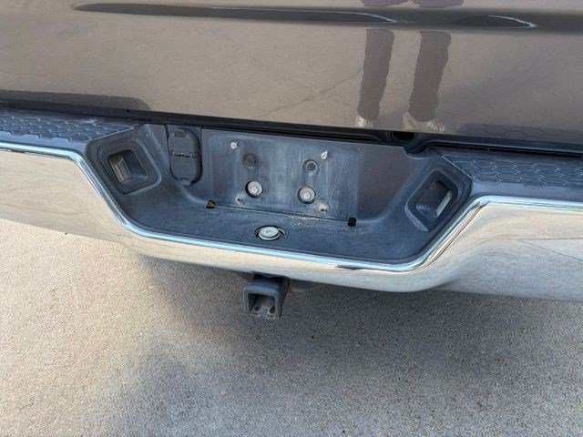 Used 2019 RAM 1500 Classic SLT AWD/4WD image 12