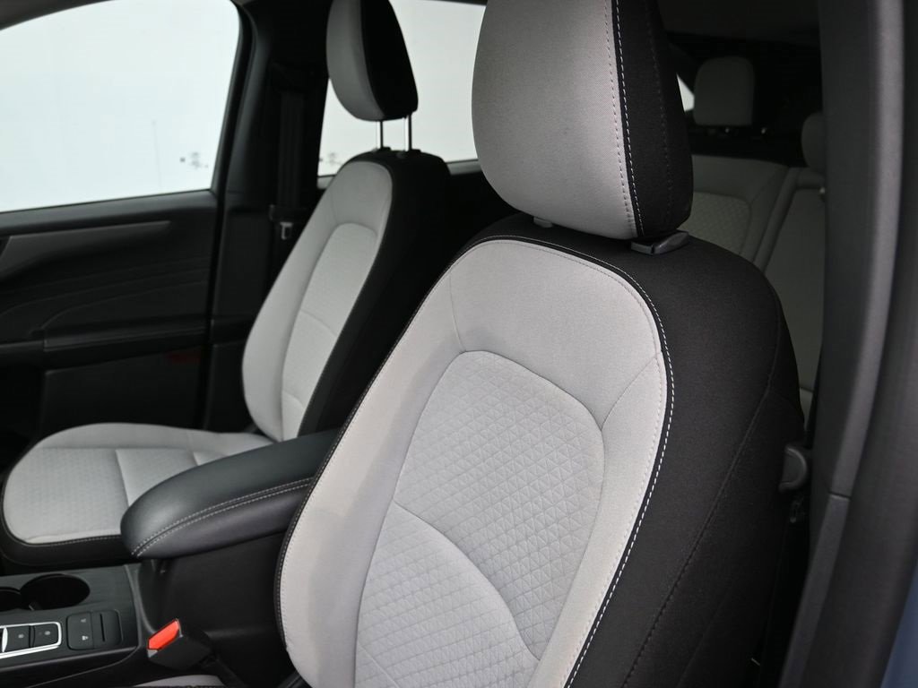 Certified 2025 Ford Escape Active image 28