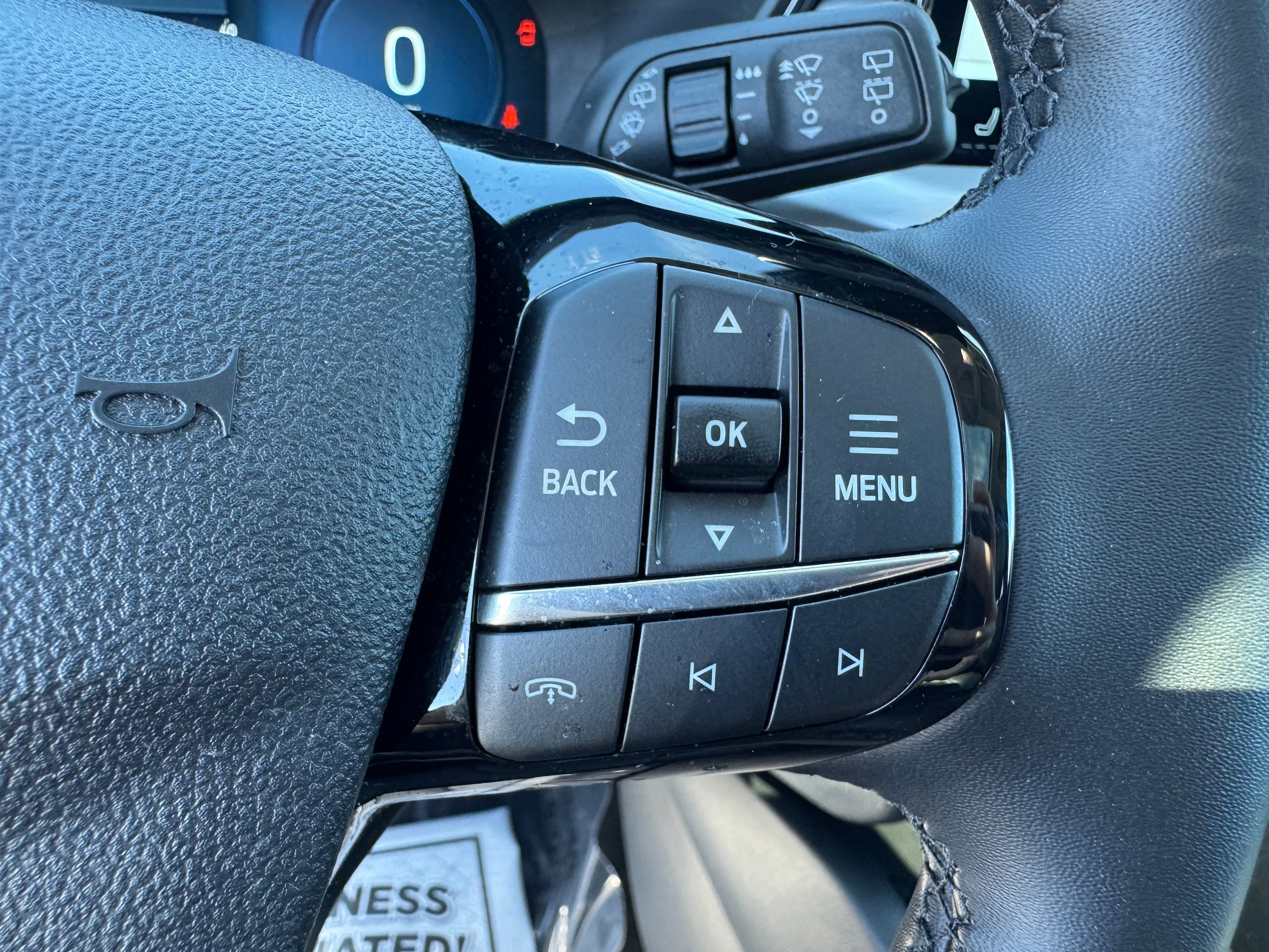 Certified 2025 Ford Escape Platinum w/ Premium Technology Package AWD/4WD image 17