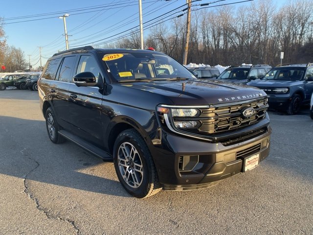 Certified 2025 Ford Expedition Active image 8