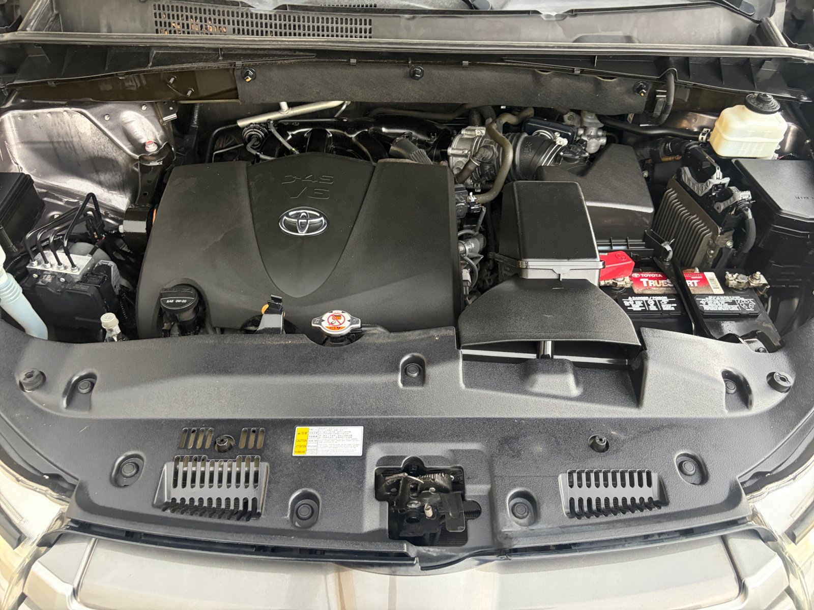 Used 2019 Toyota Highlander LE AWD/4WD image 34
