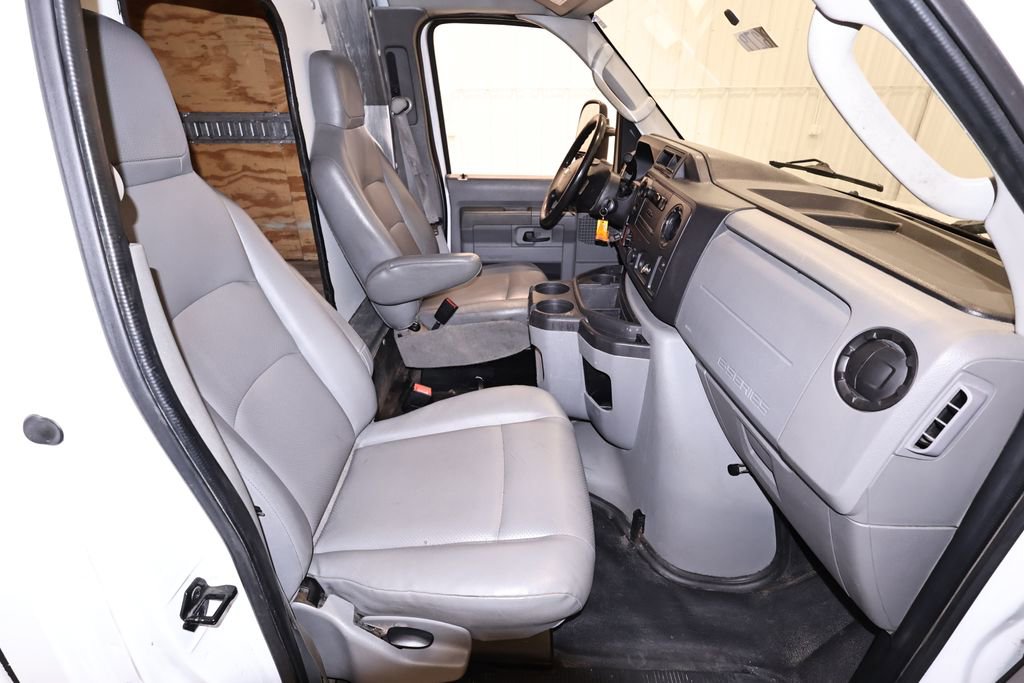 Certified 2019 Ford E-450 and Econoline 450 Super Duty w/ Power Windows & Locks Group RWD image 20