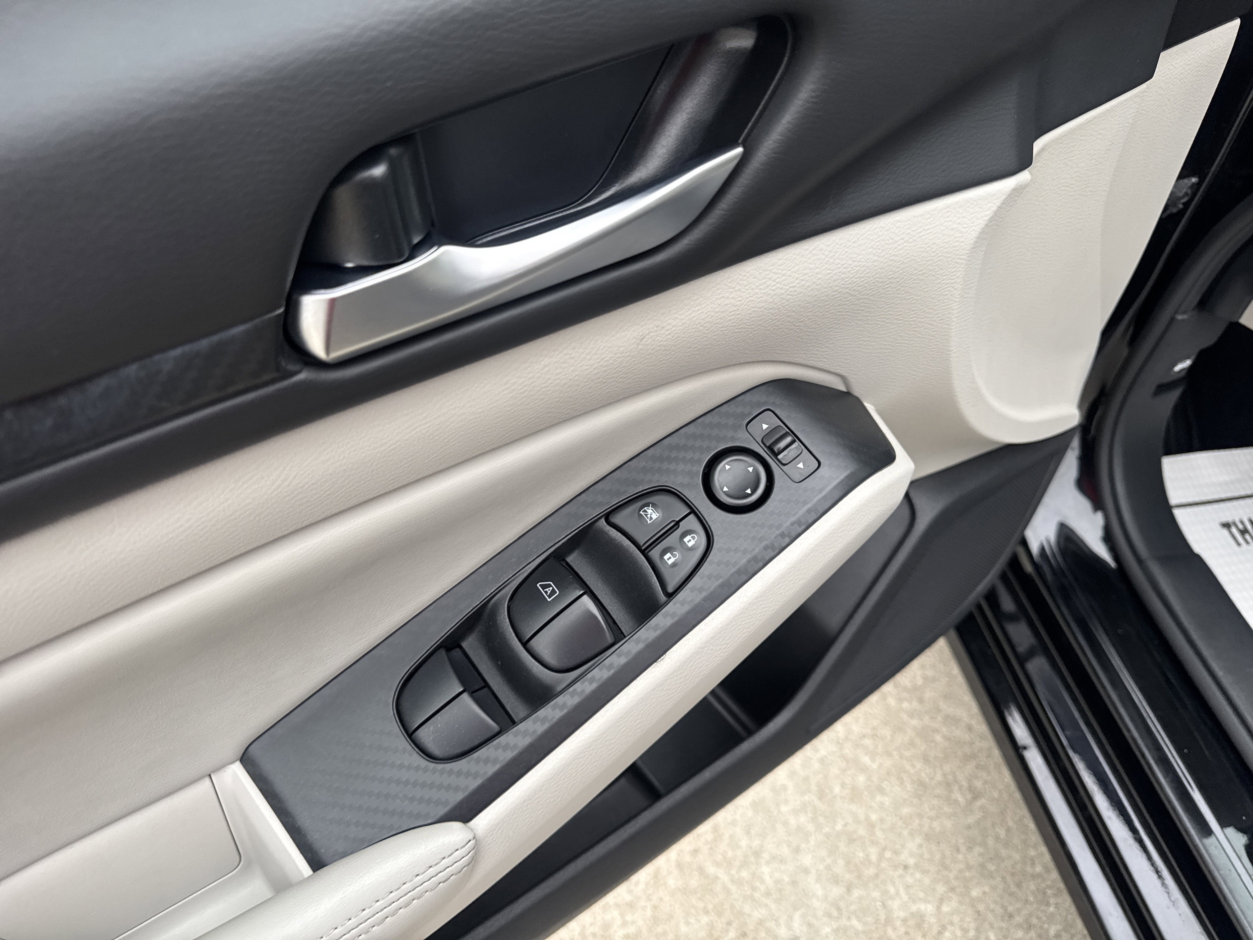 Used 2024 Nissan Altima 2.5 SV image 8