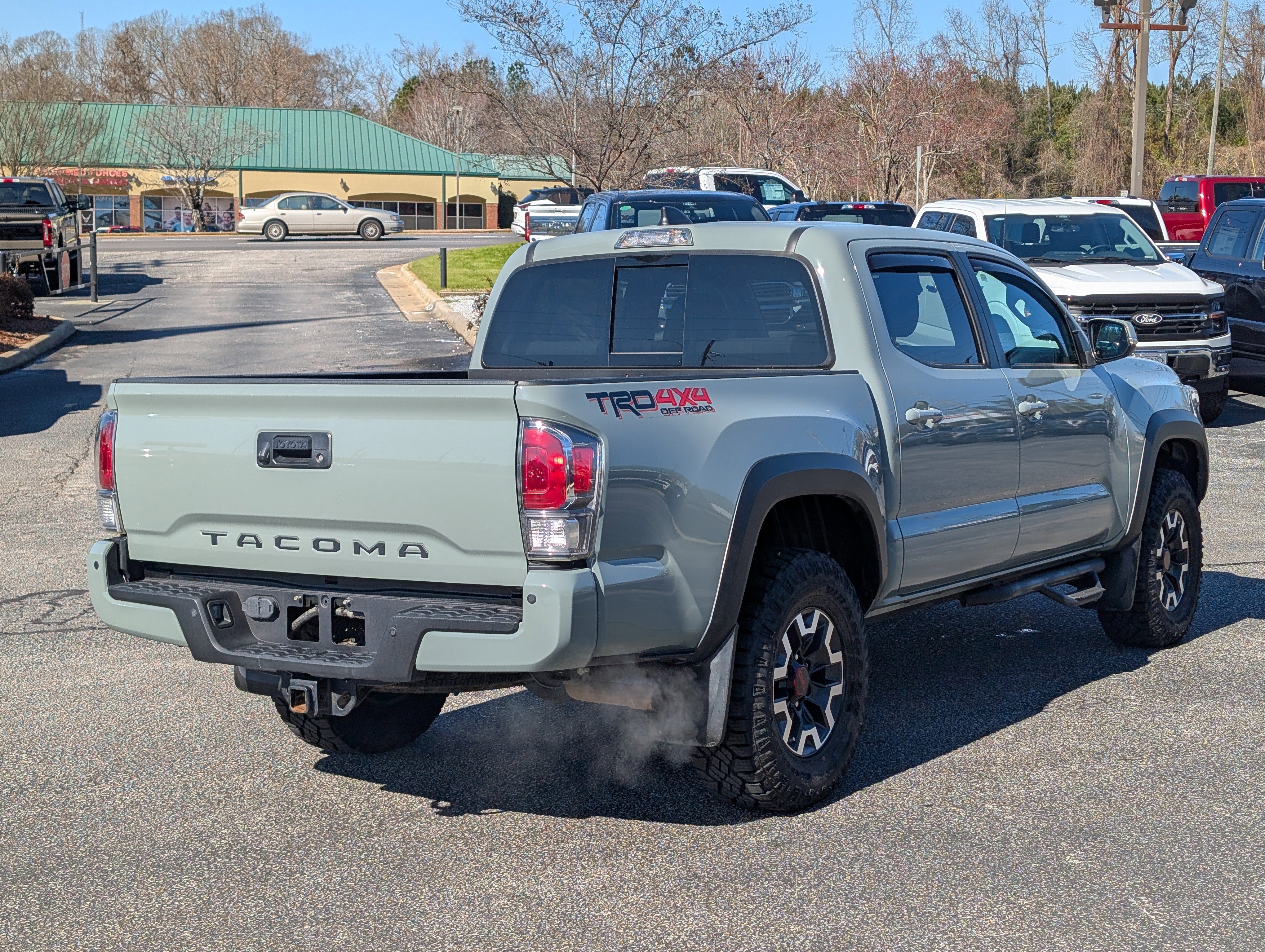 Used 2022 Toyota Tacoma TRD Off-Road w/ Technology Package image 3
