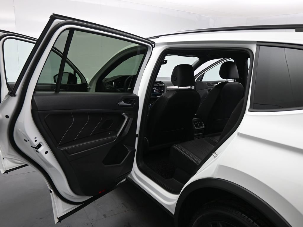 Used 2022 Volkswagen Tiguan SE R-Line image 44