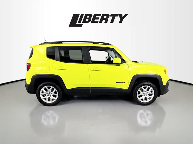 Used 2017 Jeep Renegade Latitude w/ Cold Weather Group image 8