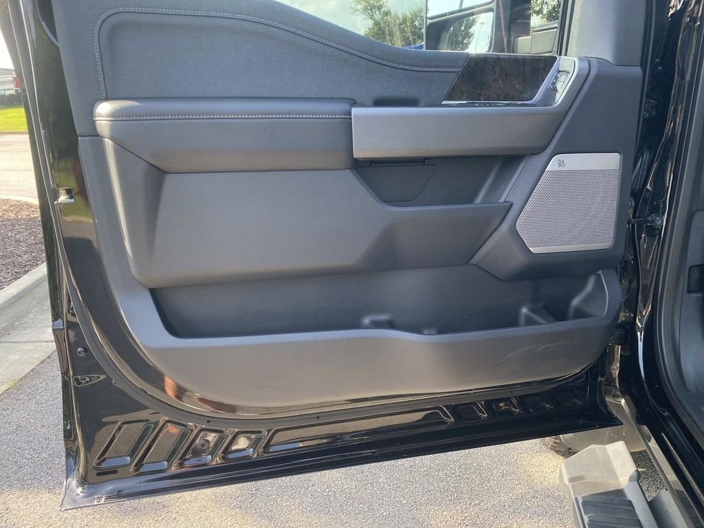Certified 2025 Ford F350 Lariat w/ Lariat Ultimate Package AWD/4WD image 18