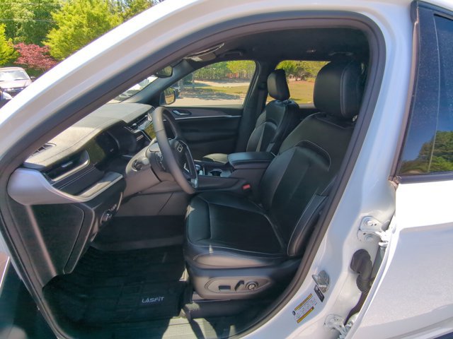 Used 2024 Jeep Grand Cherokee L Limited w/ Black Appearance Package AWD/4WD image 16