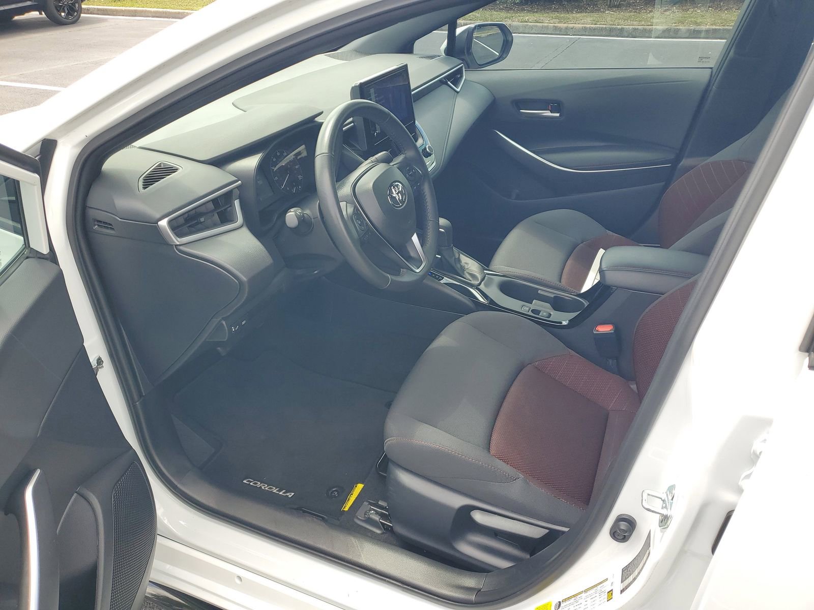Used 2024 Toyota Corolla SE FWD image 16