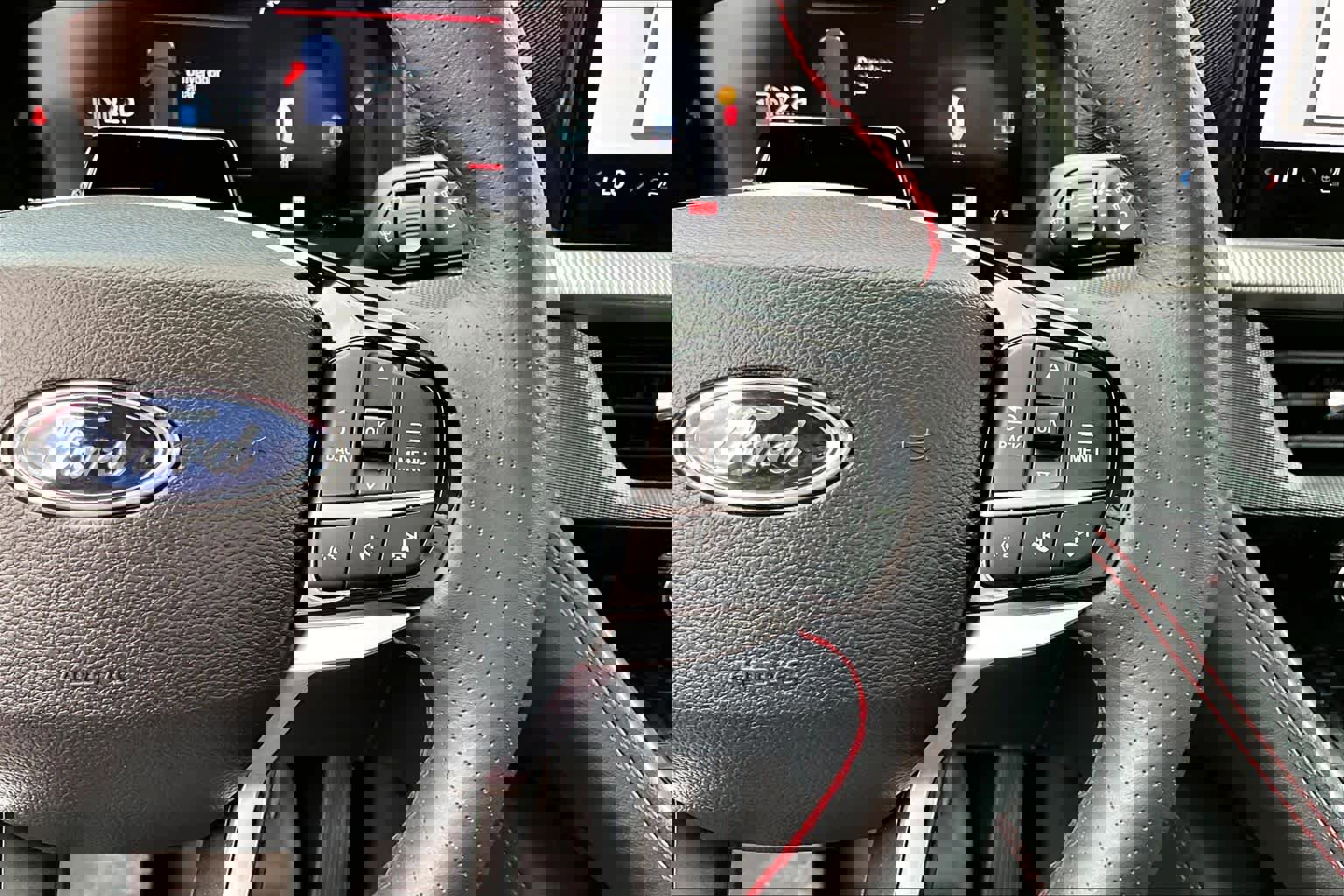 Certified 2025 Ford Explorer ST-Line w/ Premium Package image 27