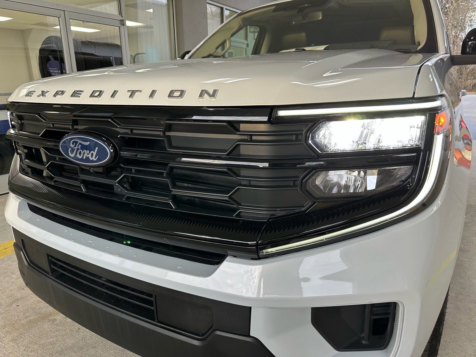 Certified 2025 Ford Expedition Active image 9