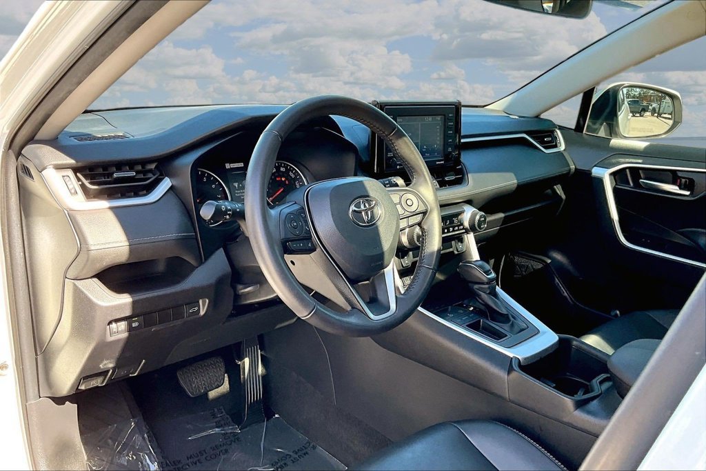 Used 2022 Toyota RAV4 XLE Premium FWD image 19
